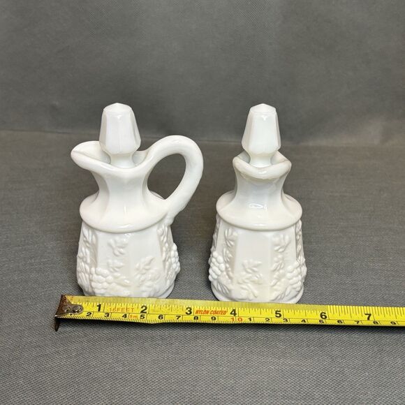 Vintage Cruets W/Stoppers Westmorland Milk Glass Paneled Grapes Oil & Vinegar - Picture 10 of 10